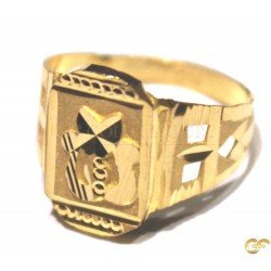 Detailed Baby Ring with Oval Face and Distinctive Shoulders