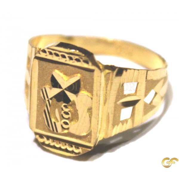Detailed Baby Ring with Oval Face and Distinctive Shoulders