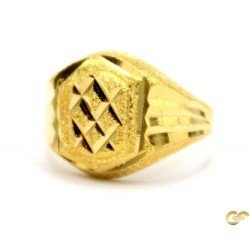 Cross Hatch Design Baby Ring