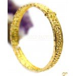 Beautiful 22ct Yellow Gold Single Screw Bangle