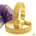 Lovely 22ct Gold Pair of Wide Bangles (Kare)