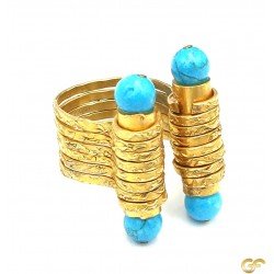 Rare Vintage Gold and Turquoise Ring with Intricate Detailing