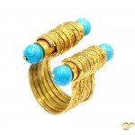 Rare Vintage Gold and Turquoise Ring with Intricate Detailing