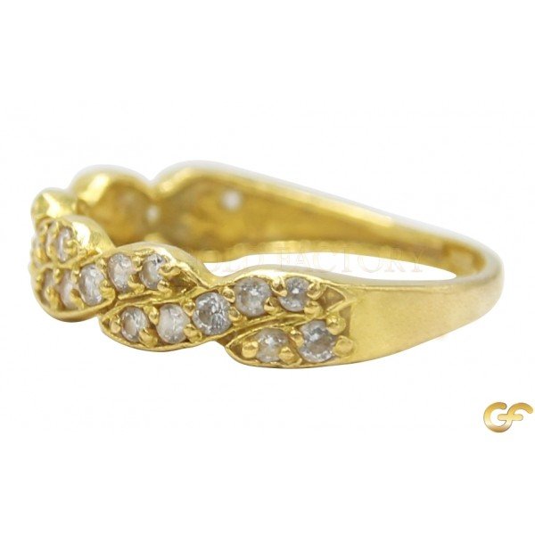 Pretty Twist Design Gold Ring