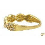 Pretty Twist Design Gold Ring