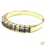 Classic Single Row Style 9ct Gold Ladies Ring