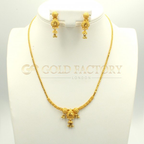 Pretty 22ct Gold Necklace Set with Choomki Earrings