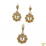 Classic Pendant Set with Brilliant White Stones