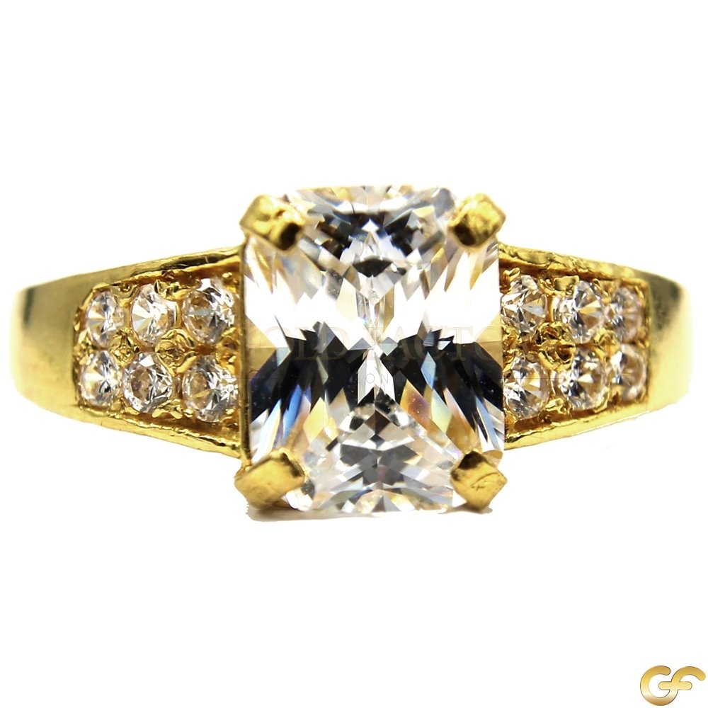 Brilliant Ladies Yellow Gold Ring with Princess Cut White Cubic Zirconia